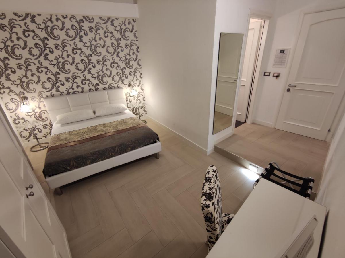 Sami Rooms - Teatro A 400 Mt - Ortigia A 1500 Mt - Syracuse Luaran gambar