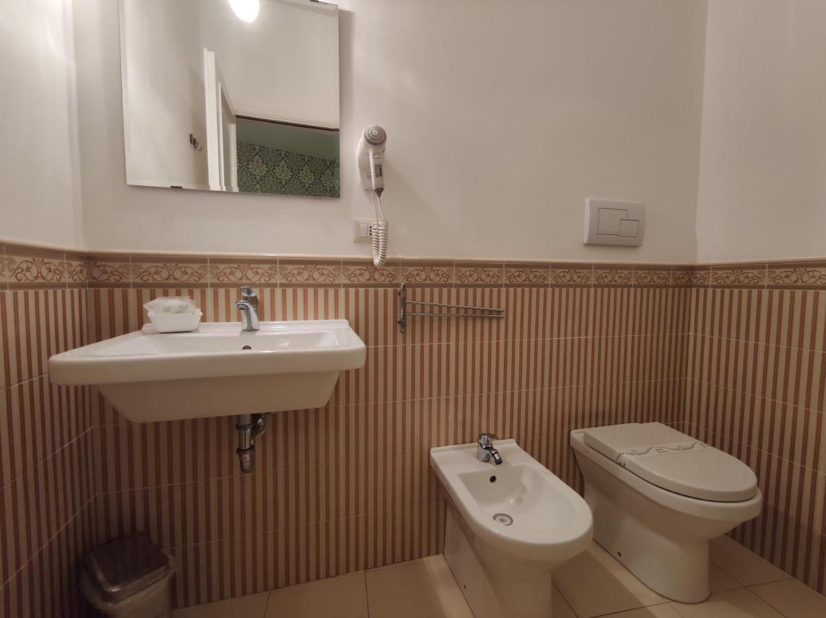 Sami Rooms - Teatro A 400 Mt - Ortigia A 1500 Mt - Syracuse Luaran gambar